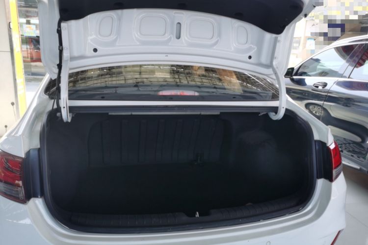 Used Hyundai Celesta 2018 1.6L Automatic GL Enjoyment Edition China VI compliant Trunk
