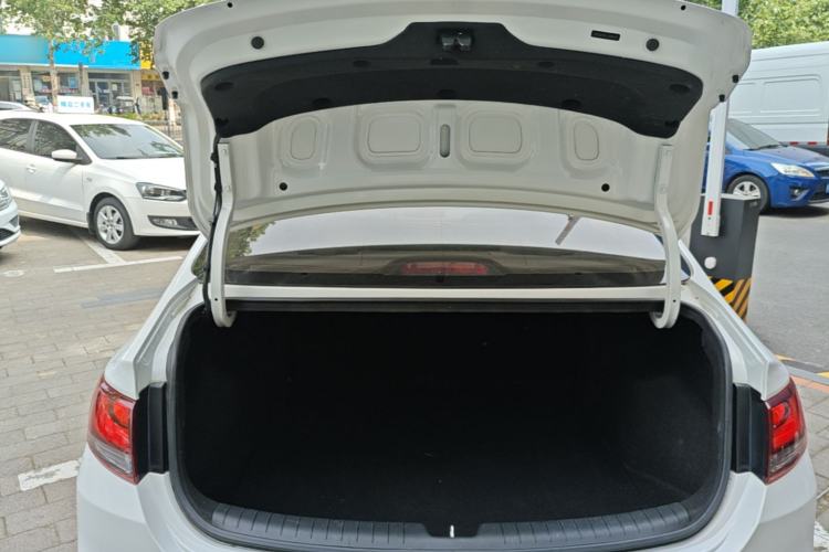 Used Hyundai Celesta 2018 1.6L Automatic GL Enjoyment Version China V Standard Trunk