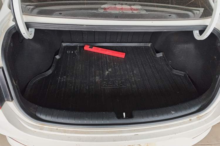 Used Hyundai Celesta 2018 1.6L Automatic GL Enjoyment Edition China VI compliant Trunk