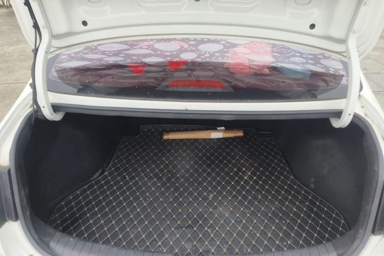 Used Hyundai Celesta 2018 1.6L Automatic GL Enjoyment Edition China VI compliant Trunk