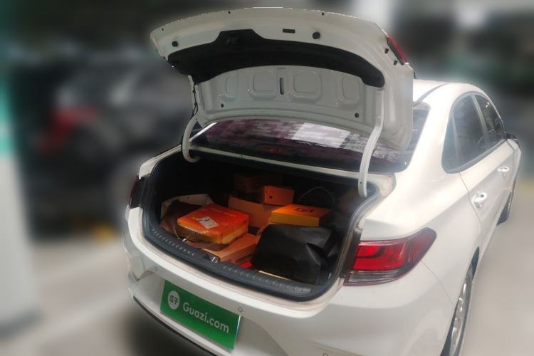 Used Hyundai Celesta 2018 1.6L Automatic GL Enjoyment Edition China VI compliant Trunk