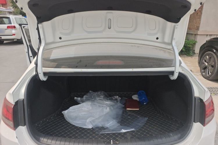 Used Hyundai Celesta 2018 1.6L Automatic GL Enjoyment Edition China VI compliant Trunk