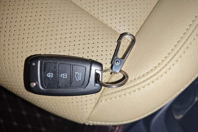 Used Hyundai Celesta 2018 1.6L Automatic GL Enjoyment Version China V Standard Vehicle Key