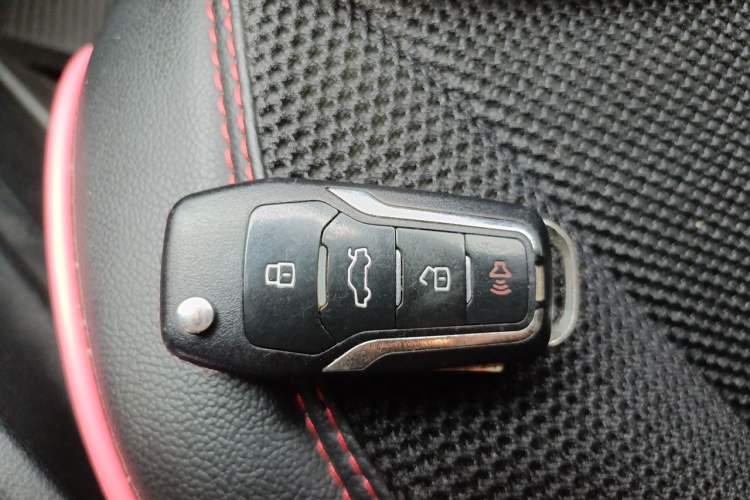 Used Hyundai Celesta 2018 1.6L Automatic GL Enjoyment Version China V Standard Vehicle Key