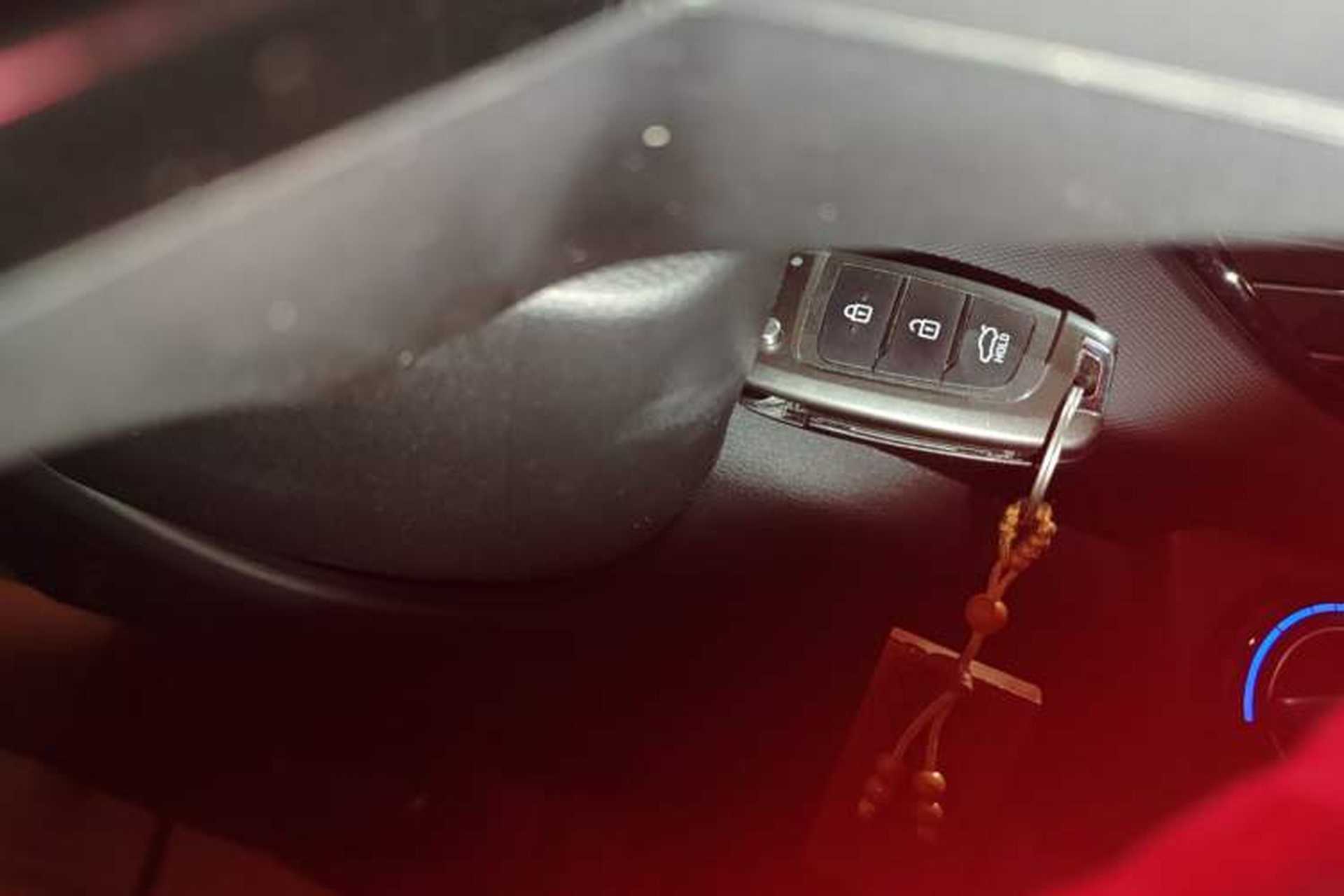 Used Hyundai Celesta 2018 1.6L Automatic GL Enjoyment Version China V Standard Vehicle Key