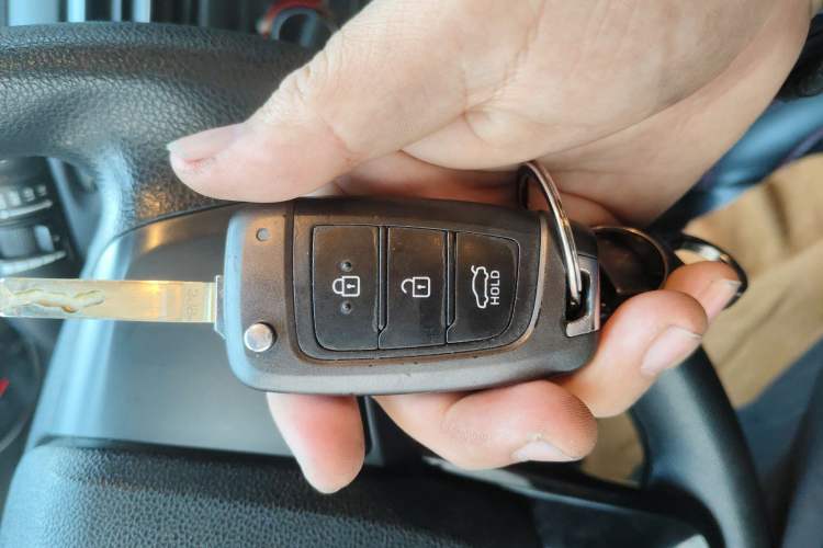 Used Hyundai Celesta 2018 1.6L Automatic GL Enjoyment Version China V Standard Vehicle Key