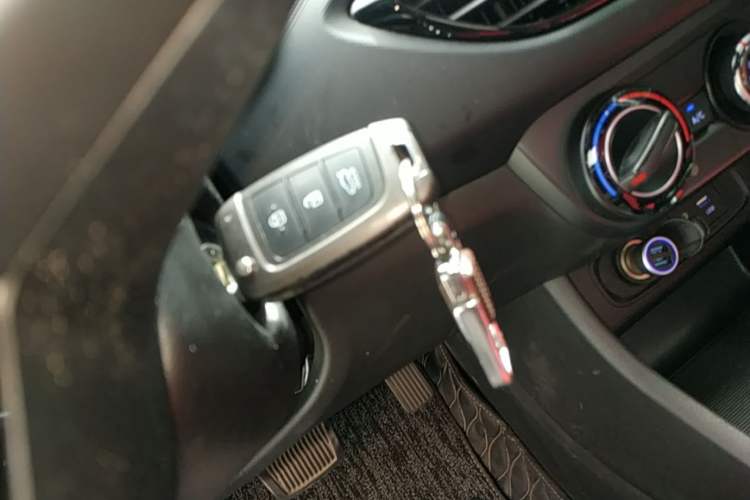 Used Hyundai Celesta 2018 1.6L Automatic GL Enjoyment Edition China VI compliant Vehicle Key