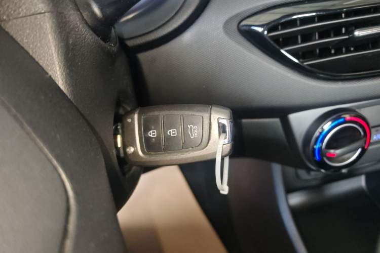 Used Hyundai Celesta 2018 1.6L Automatic GL Enjoyment Version China V Standard Vehicle Key
