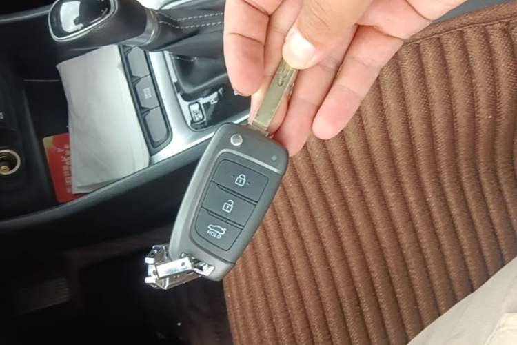 Used Hyundai Celesta 2018 1.6L Automatic GL Enjoyment Version China V Standard Vehicle Key