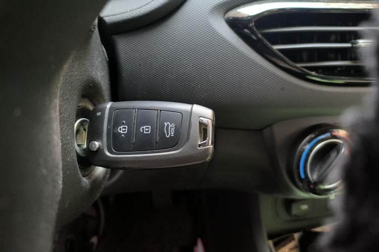 Used Hyundai Celesta 2018 1.6L Automatic GL Enjoyment Version China V Standard Vehicle Key