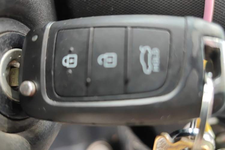 Used Hyundai Celesta 2018 1.6L Automatic GL Enjoyment Edition China VI compliant Vehicle Key