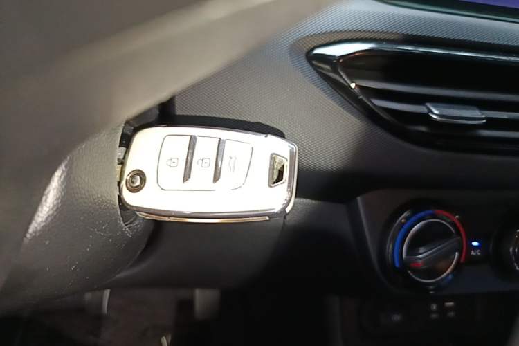 Used Hyundai Celesta 2018 1.6L Automatic GL Enjoyment Edition China VI compliant Vehicle Key