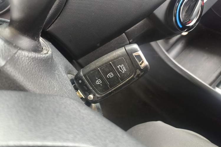 Used Hyundai Celesta 2018 1.6L Automatic GL Enjoyment Edition China VI compliant Vehicle Key