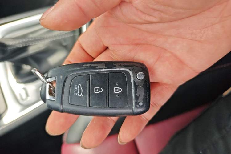Used Hyundai Celesta 2018 1.6L Automatic GL Enjoyment Edition China VI compliant Vehicle Key