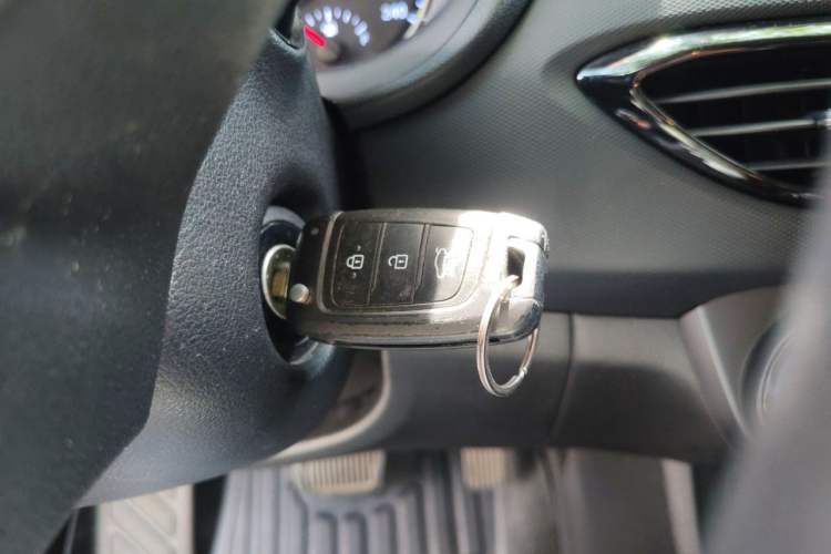 Used Hyundai Celesta 2018 1.6L Automatic GL Enjoyment Version China V Standard Vehicle Key