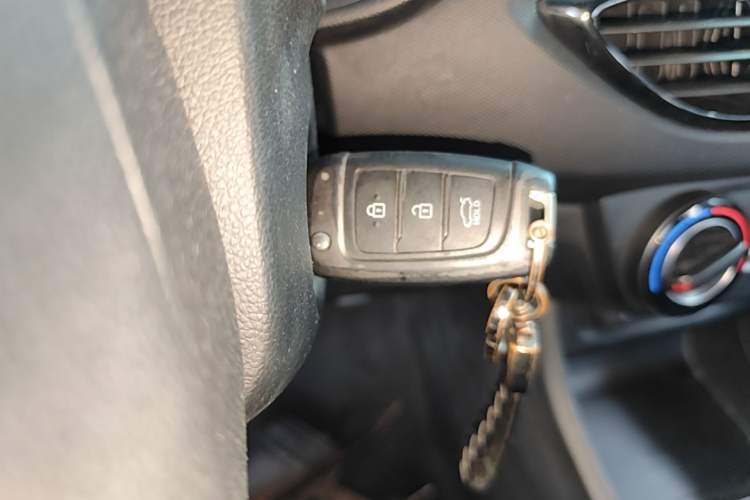 Used Hyundai Celesta 2018 1.6L Automatic GL Enjoyment Edition China VI compliant Vehicle Key