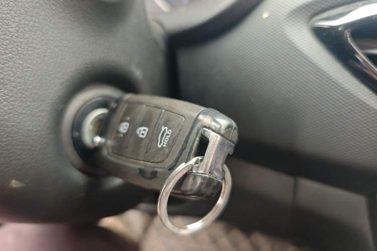 Used Hyundai Celesta 2018 1.6L Automatic GL Enjoyment Version China V Standard Vehicle Key