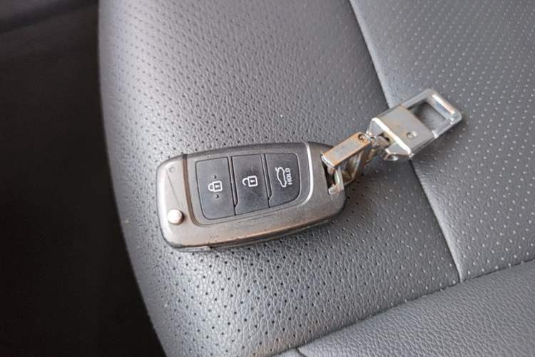 Used Hyundai Celesta 2018 1.6L Automatic GL Enjoyment Edition China VI compliant Vehicle Key