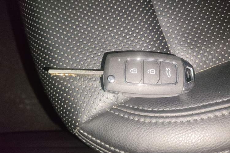 Used Hyundai Celesta 2018 1.6L Automatic GL Enjoyment Edition China VI compliant Vehicle Key