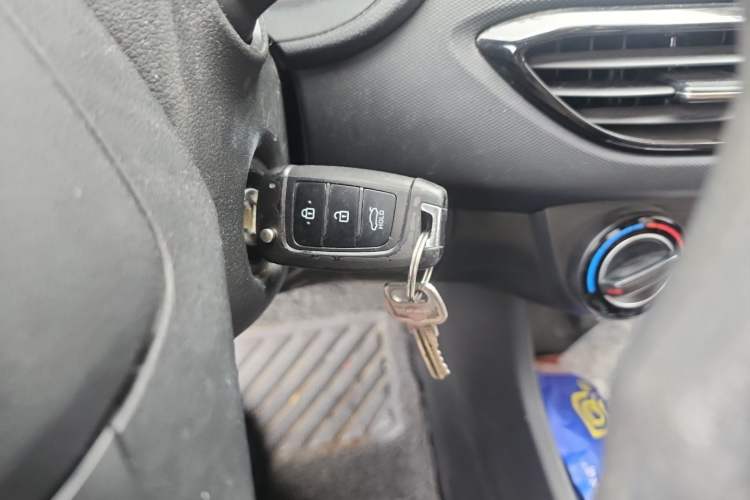 Used Hyundai Celesta 2018 1.6L Automatic GL Enjoyment Edition China VI compliant Vehicle Key