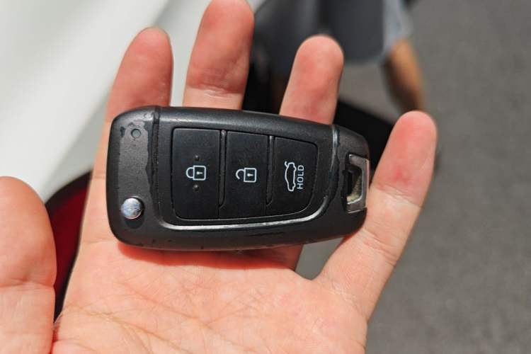 Used Hyundai Celesta 2018 1.6L Automatic GL Enjoyment Edition China VI compliant Vehicle Key