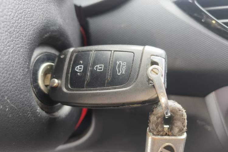 Used Hyundai Celesta 2018 1.6L Automatic GL Enjoyment Edition China VI compliant Vehicle Key