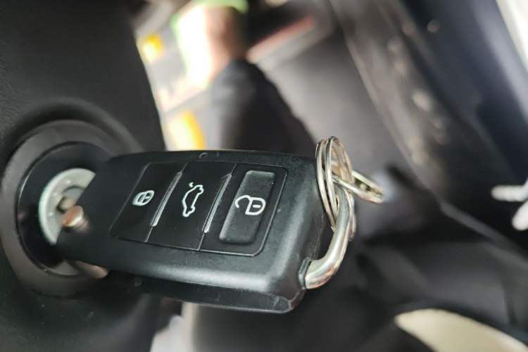 Used Hyundai Celesta 2018 1.6L Automatic GL Enjoyment Edition China VI compliant Vehicle Key