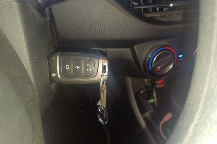 Used Hyundai Celesta 2018 1.6L Automatic GL Enjoyment Version China V Standard Vehicle Key