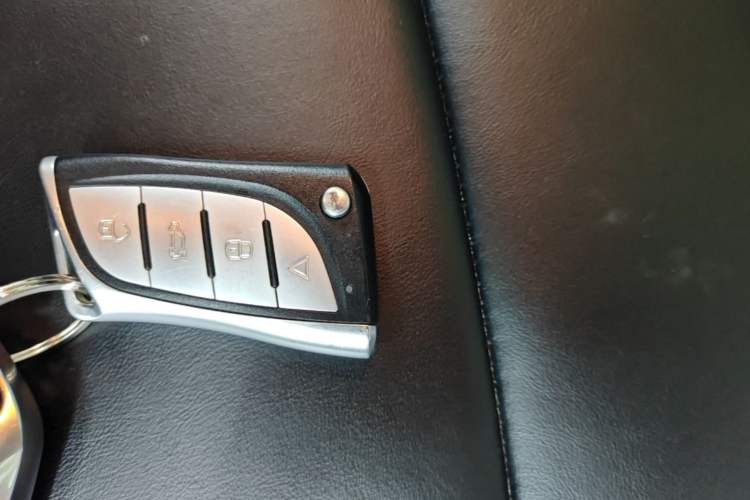 Used Hyundai Celesta 2018 1.6L Automatic GL Enjoyment Edition China VI compliant Vehicle Key