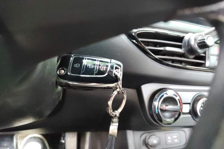Used Hyundai Celesta 2018 1.6L Automatic GL Enjoyment Version China V Standard Vehicle Key