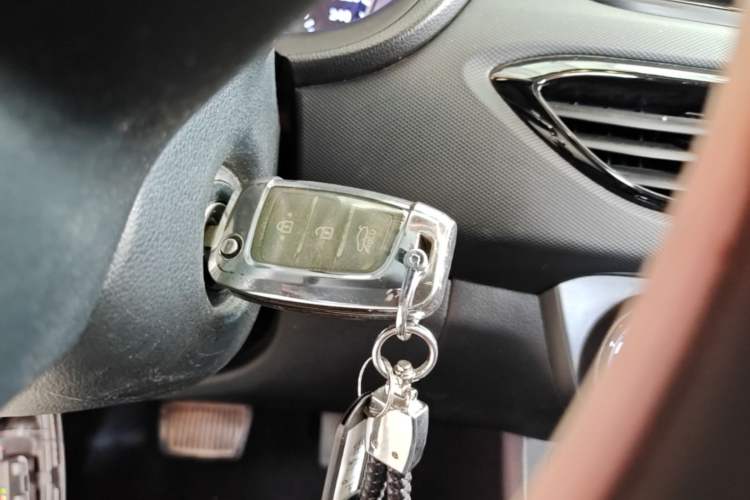 Used Hyundai Celesta 2018 1.6L Automatic GL Enjoyment Edition China VI compliant Vehicle Key
