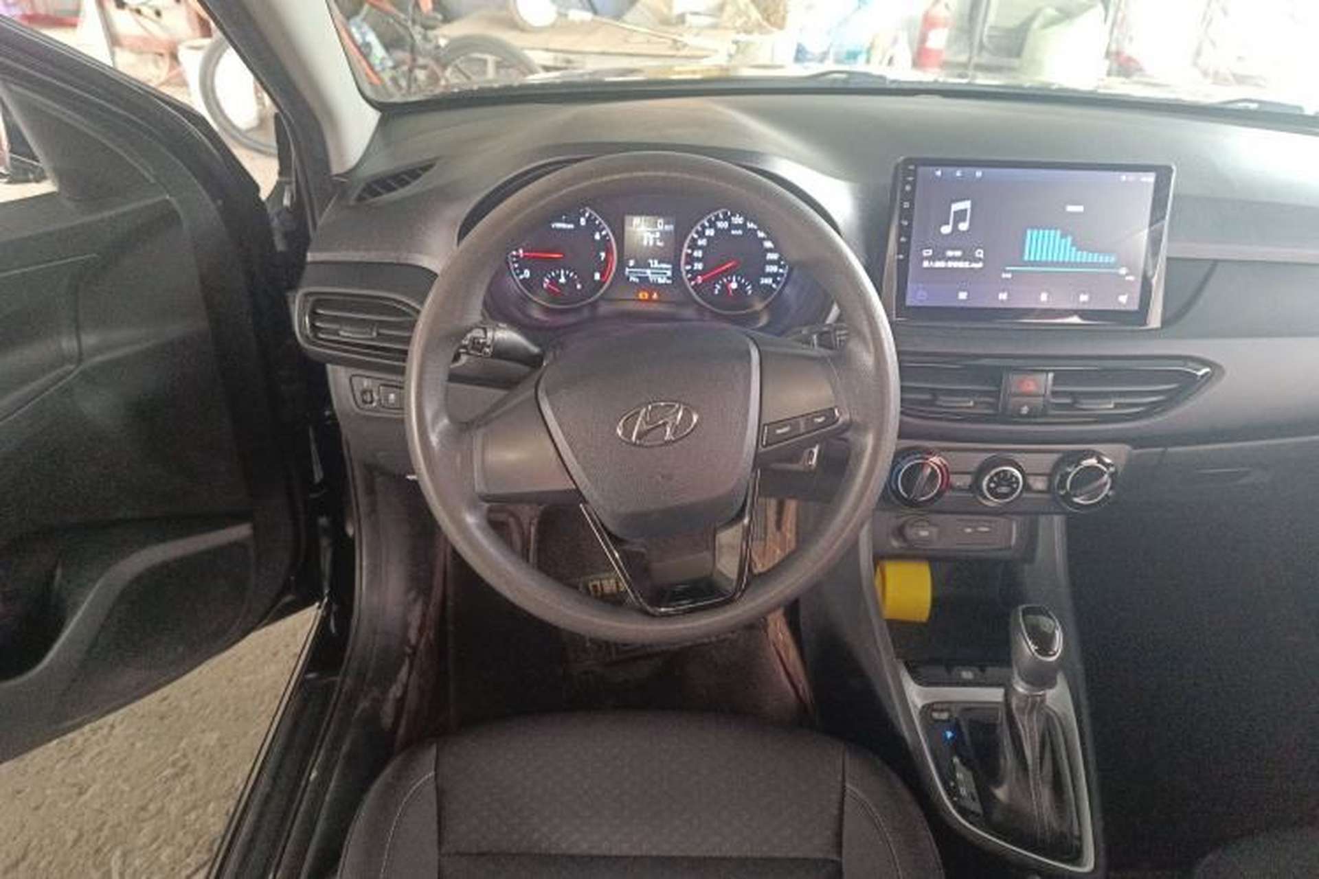 Used Hyundai Celesta 2020 1.6L Automatic GL Enjoyable Edition Steering Wheel