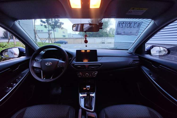Used Hyundai Celesta 2020 1.6L Automatic GL Enjoyable Edition Center Console