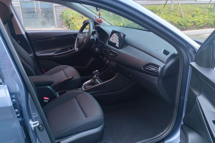 Used Hyundai Celesta 2020 1.6L Automatic GL Enjoyable Edition Headliner