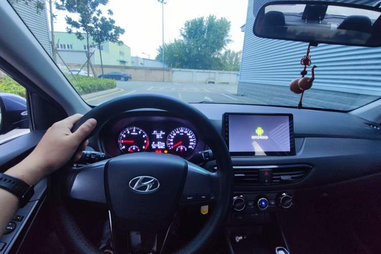 Used Hyundai Celesta 2020 1.6L Automatic GL Enjoyable Edition Steering Wheel