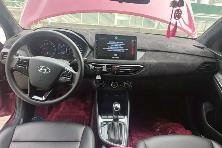Used Hyundai Celesta 2020 1.6L Automatic GL Enjoyable Edition Center Console