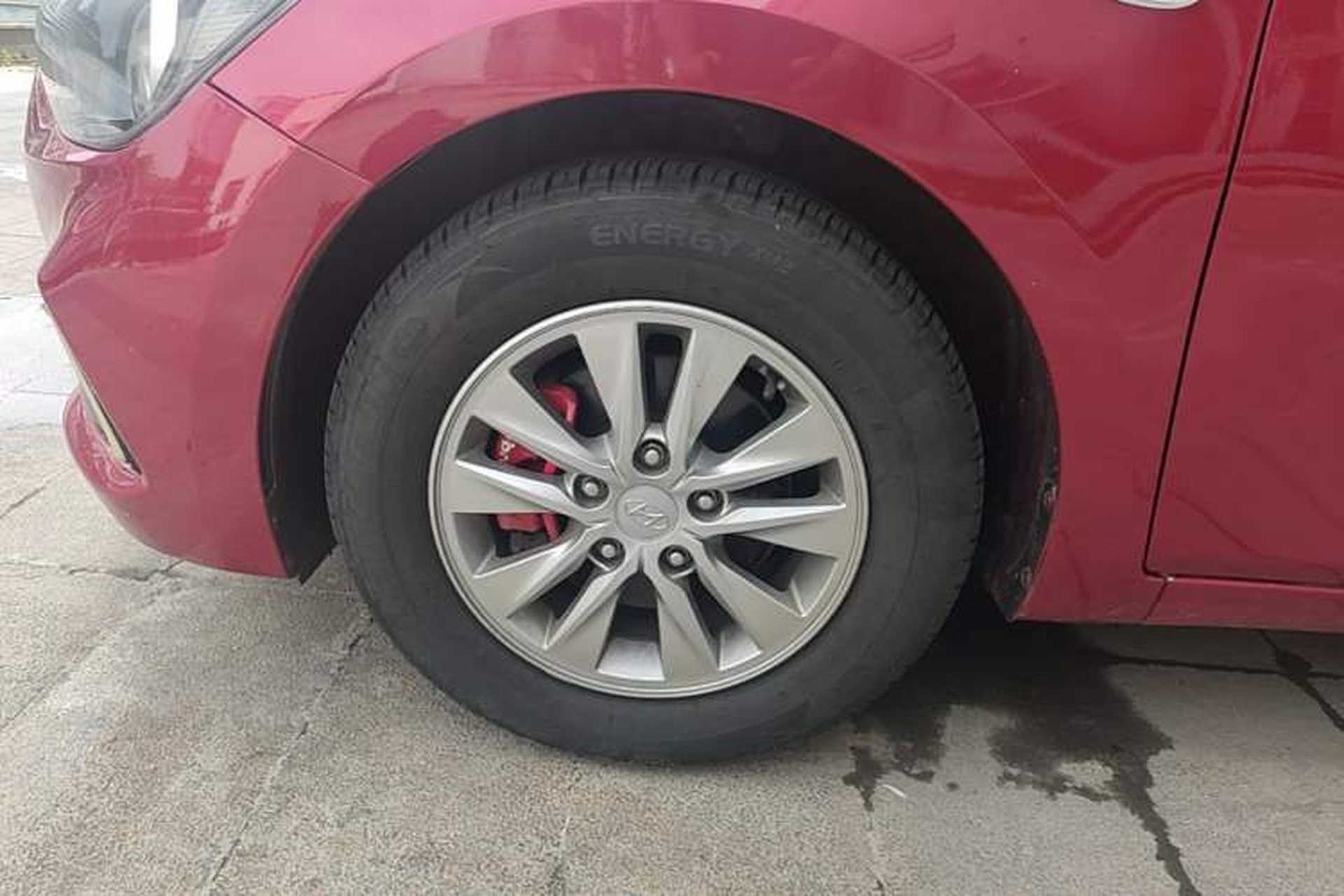 Used Hyundai Celesta 2020 1.6L Automatic GL Enjoyable Edition Left Front Wheel Hub