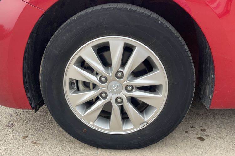Used Hyundai Celesta 2020 1.6L Automatic GL Enjoyable Edition Left Front Wheel Hub