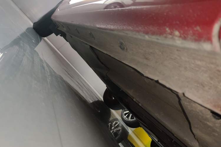 Used Hyundai Celesta 2020 1.6L Automatic GL Enjoyable Edition Right Side Sill