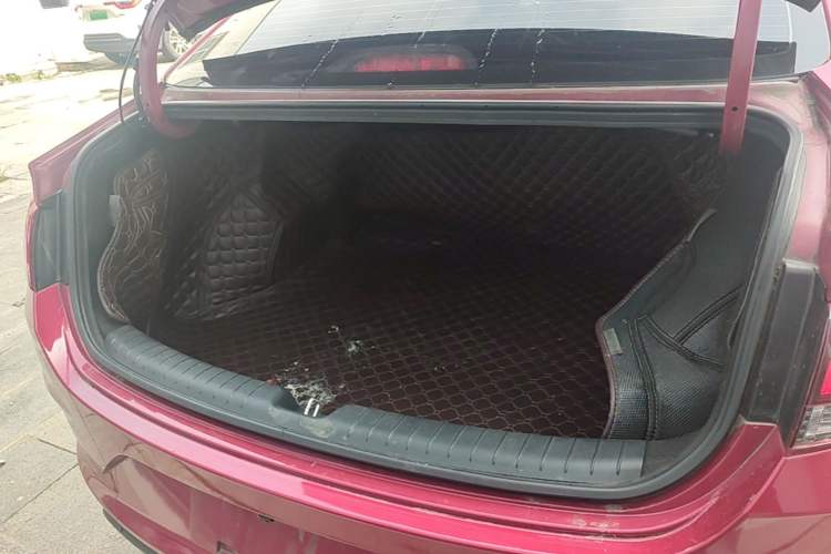 Used Hyundai Celesta 2020 1.6L Automatic GL Enjoyable Edition Trunk