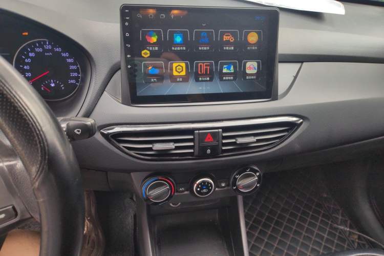 Used Hyundai Celesta 2020 1.6L Automatic GL Enjoyable Edition Audio And AC Panel