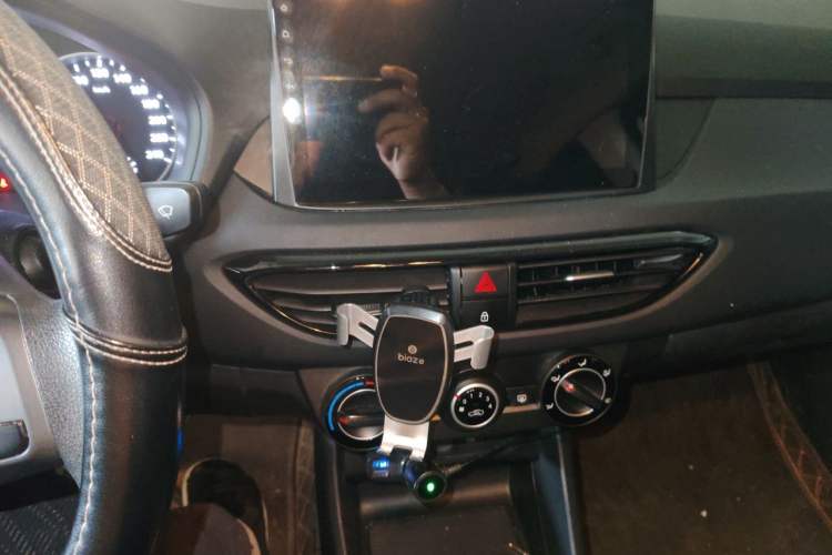 Used Hyundai Celesta 2020 1.6L Automatic GL Enjoyable Edition Audio And AC Panel