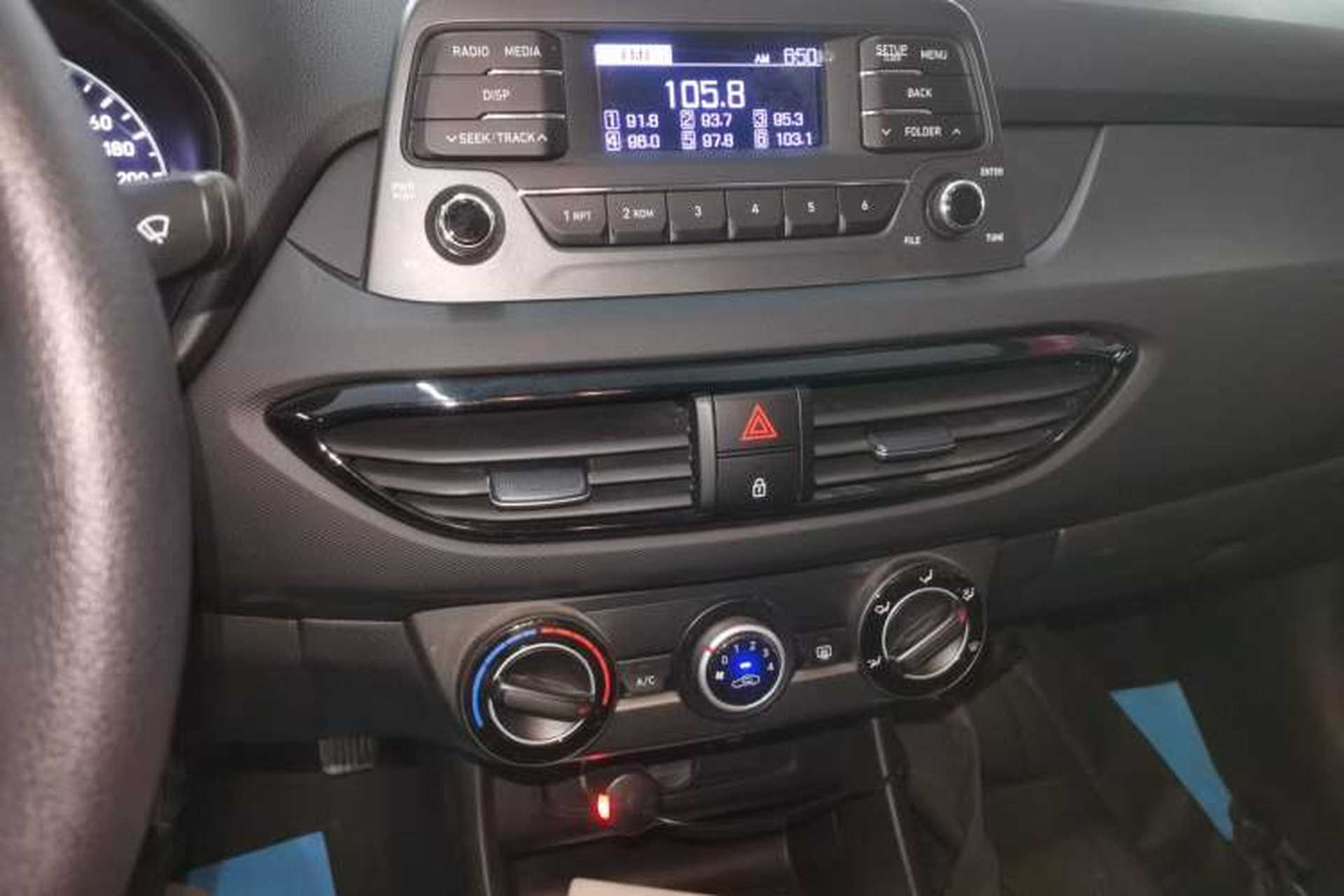 Used Hyundai Celesta 2020 1.6L Automatic GL Enjoyable Edition Audio And AC Panel
