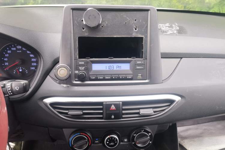 Used Hyundai Celesta  Audio And AC Panel
