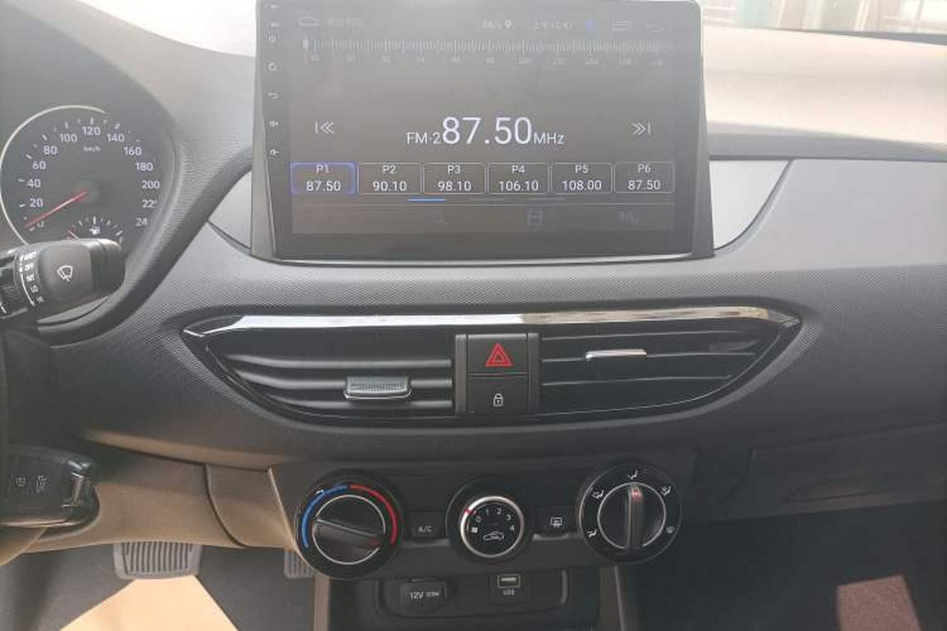 Used Hyundai Celesta 2020 1.6L Automatic GL Enjoyable Edition Audio And AC Panel