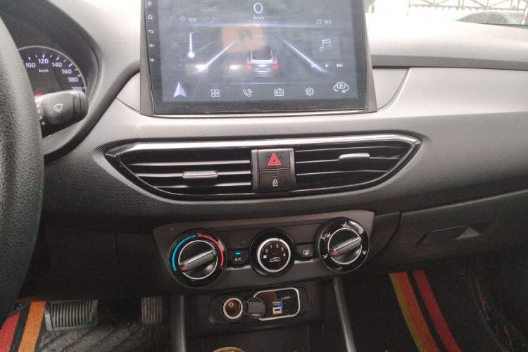 Used Hyundai Celesta 2020 1.6L Automatic GL Enjoyable Edition Audio And AC Panel