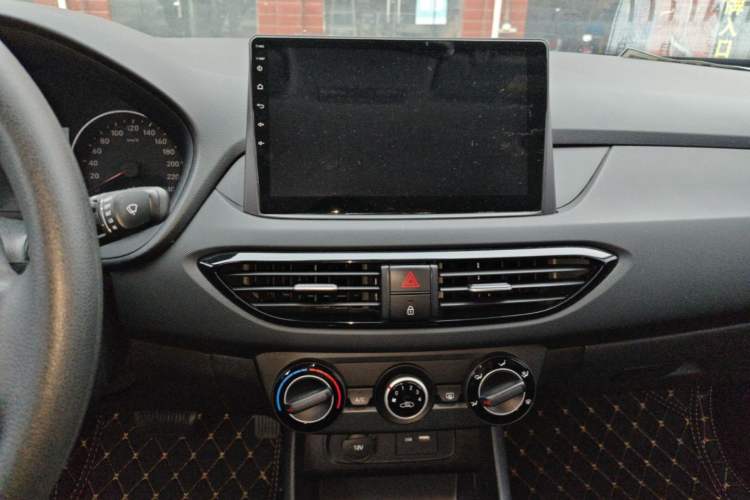 Used Hyundai Celesta 2020 1.6L Automatic GL Enjoyable Edition Audio And AC Panel