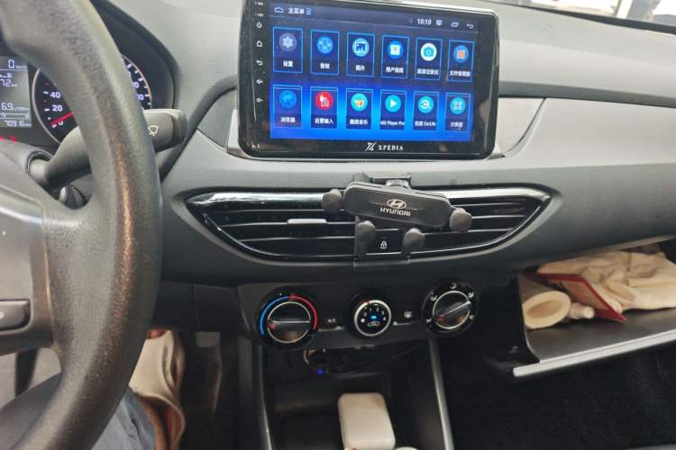 Used Hyundai Celesta 2020 1.6L Automatic GL Enjoyable Edition Audio And AC Panel