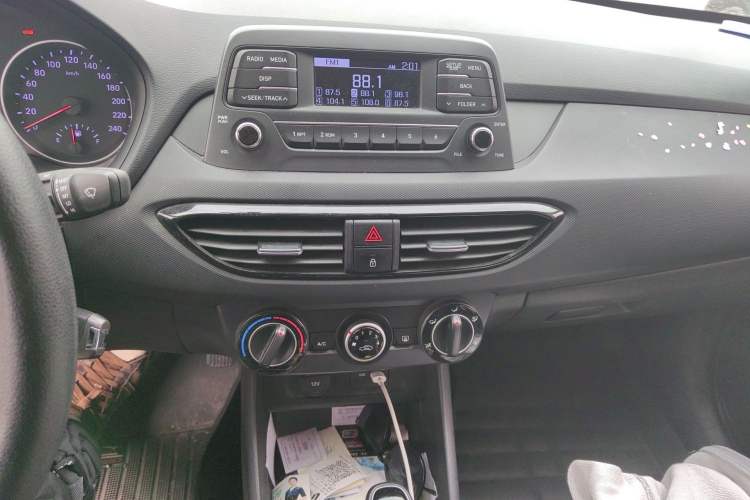 Used Hyundai Celesta 2020 1.6L Automatic GL Enjoyable Edition Audio And AC Panel