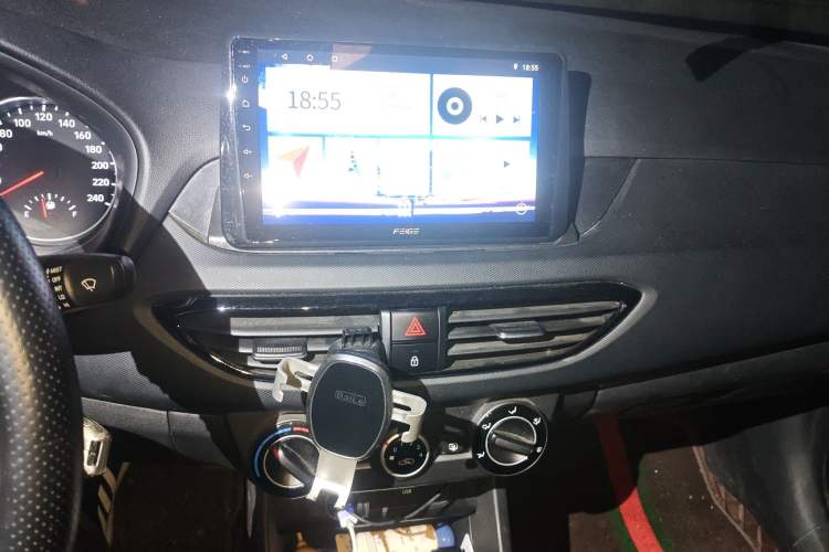 Used Hyundai Celesta 2020 1.6L Automatic GL Enjoyable Edition Audio And AC Panel
